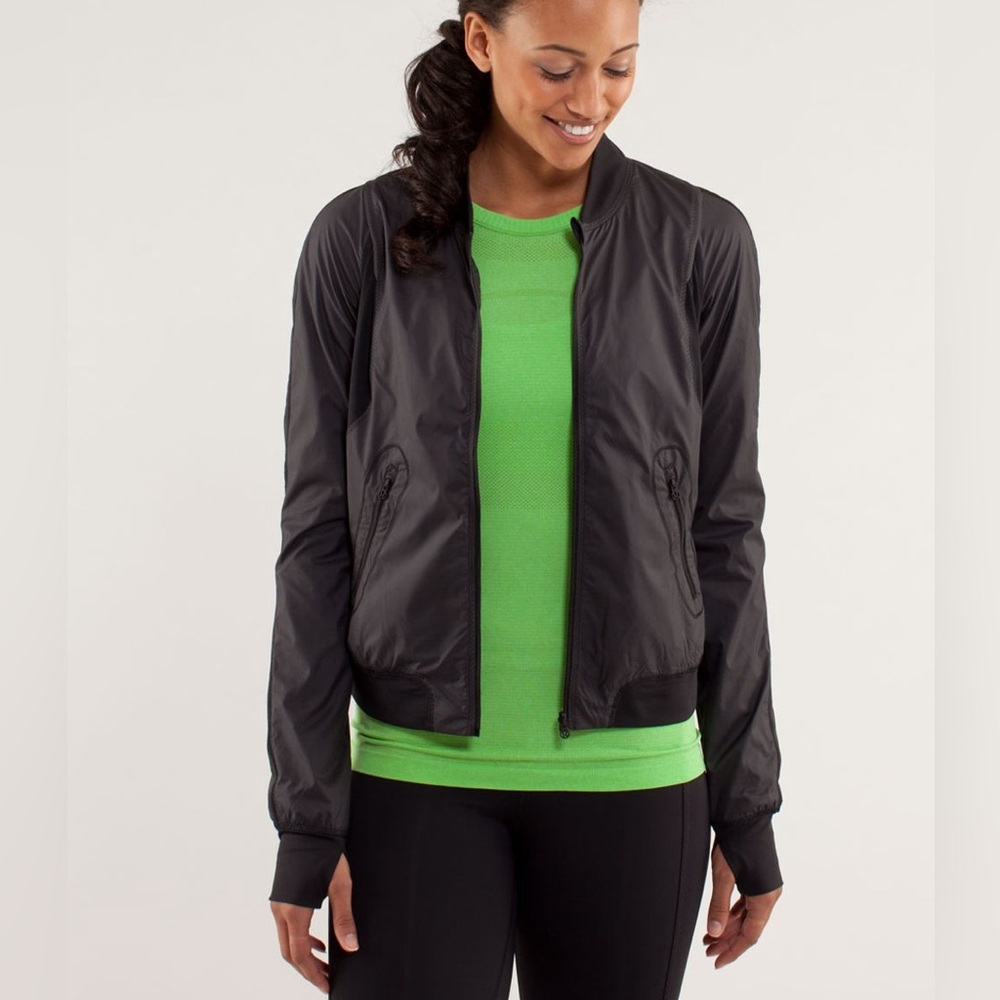 Lululemon Reversible Run Two to Make it True Lightweight Black Running Jacket 12